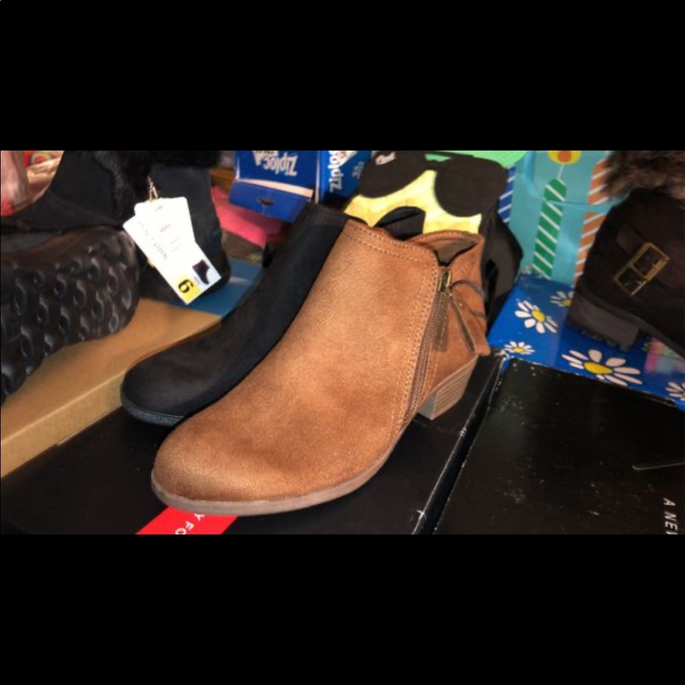 NWT 2x$40 AZ  GALEN Ankle Booties SZ 6M